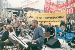 Kirchentag in Berlin, Gottesdienst gegen Tierversuche (07.1989)